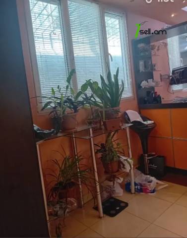 Երկու հարկանի տուն Զարոբյան փողոցում կենտրոնում, 221 ք.մ., 2 սանհանգույց