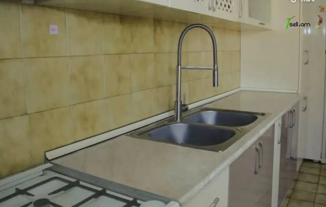 4 սենյականոց բնակարան Դրոյի փողոցում, 91 ք.մ., կապիտալ վերանորոգված, քարե շենք