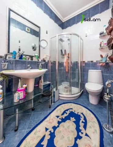 5 սենյականոց բնակարան նորակառույց շենքում Պուշկինի փողոցում, 200 քմ, 5/9 հարկ, 3+ սանհանգույց