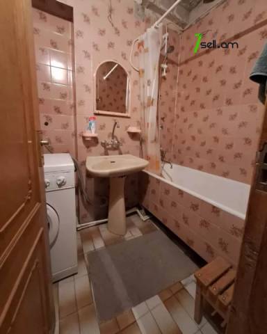 3 սենյականոց բնակարան Խորենացու փողոցում, 92 ք.մ., 2 սանհանգույց, մասնակի վերանորոգում