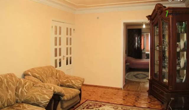 4 սենյականոց բնակարան Դրոյի փողոցում, 96 ք.մ., կապիտալ վերանորոգված, քարե շենք