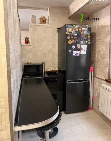 4 սենյականոց բնակարան Զաքարիա Քանաքեռցու փողոցում, 92 քմ, մի քանի պատշգամբ, կապիտալ վերանորոգված