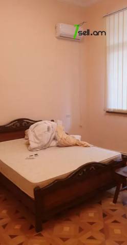 Երկու հարկանի քարե տուն Նորքի 1-ին փողոցում Նորք Մարաշում, 800 ք.մ., 3+ սանհանգույց