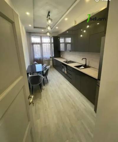 2 սենյականոց բնակարան նորակառույց շենքում Վահրամ Փափազյան փողոցում, 72 ք.մ., 5/15 հարկ