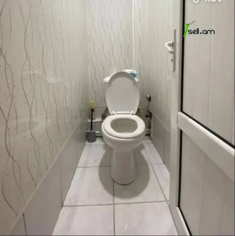 3 սենյականոց բնակարան Բաշինջաղյան փողոցում, 89 ք.մ., 3/5 հարկ, մասնակի վերանորոգում, քարե շենք