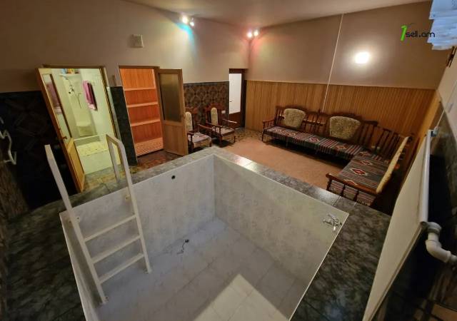 Երեք հարկանի քարե տուն Լուսինե Զաքարյան փողոցում Նորք Մարաշում, 300 քմ, 3+ սանհանգույց