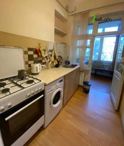 2 սենյականոց բնակարան Եղբայրության փողոցում, 70 ք.մ., նախավերջին հարկ, կոսմետիկ վերանորոգում