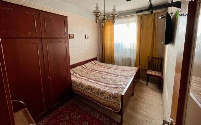 2 սենյականոց բնակարան Նաիրի Զարյան փողոցում, 46 քմ, նախավերջին հարկ, մասնակի վերանորոգում, քարե շենք