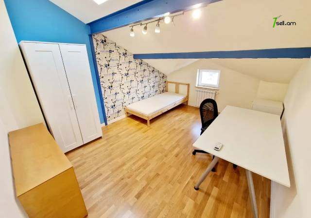 Երեք հարկանի քարե թաունհաուզ, Վահագնի Թաղամաս Աջափնյակում, 400 ք.մ., 3+ սանհանգույց