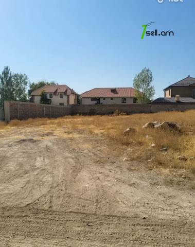 Հողատարածք բնակելի շինությունների համար Ձորաղբյուրում, 1200 ք.մ.