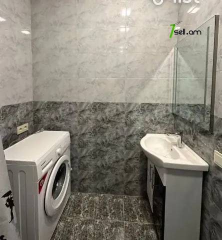 3 սենյականոց բնակարան նորակառույց շենքում Նիկողայոս Ադոնցի փողոցում, 89 ք.մ., բարձր առաստաղներ