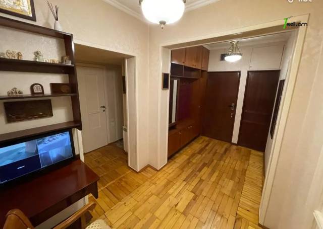 4 սենյականոց բնակարան, Սայաթ-Նովա թաղամաս, 100 քմ, 1/9 հարկ, 2 սանհանգույց, կոսմետիկ վերանորոգում