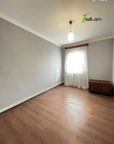 Երկու հարկանի քարե տուն 39-րդ փողոցում Զովունիում, 180 ք.մ., կապիտալ վերանորոգված