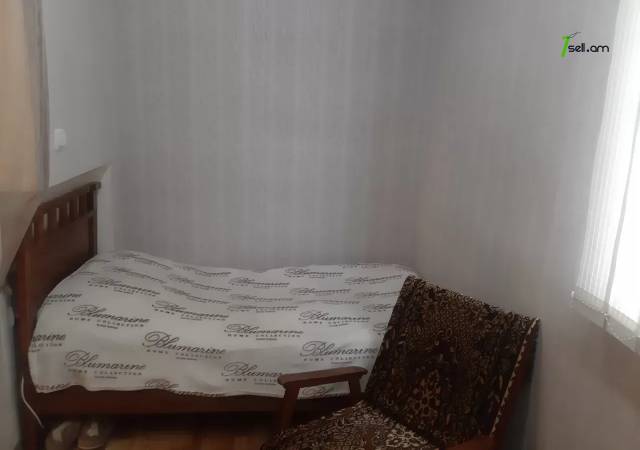 3 սենյականոց բնակարան Արցախի պողոտայում, 57 ք.մ., եվրովերանորոգված, քարե շենք