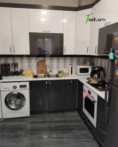 Մեկ հարկանի քարե տուն Մամիկոնյանց փողոցում Արաբկիրում, 175 ք.մ., 2 սանհանգույց, կապիտալ վերանորոգված