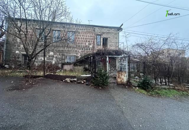 Երկու հարկանի քարե տուն Նորք Մարաշում, 180 ք.մ., 2 սանհանգույց
