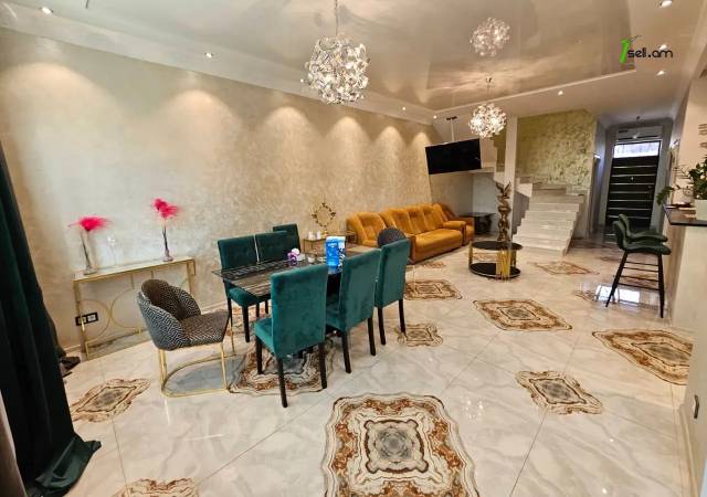 Երկու հարկանի քարե տուն Էրեբունու փողոցում Էրեբունիում, 500 ք.մ., 2 սանհանգույց