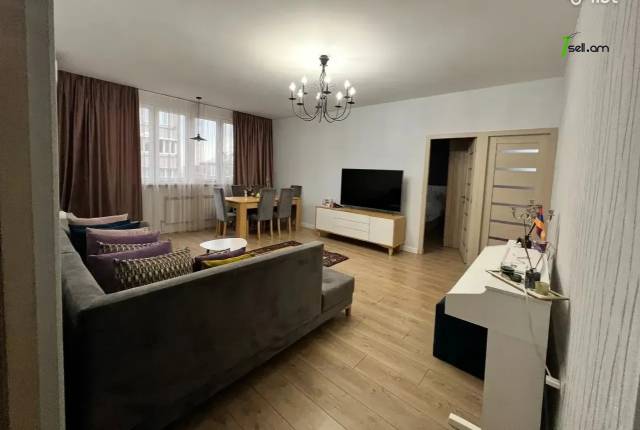 3 սենյականոց բնակարան Դերենիկ Դեմիրճյանի փողոցում, 85 քմ, 5/9 հարկ, կապիտալ վերանորոգված