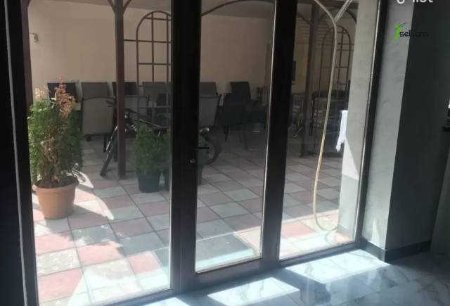 Երեք հարկանի քարե տուն, Դավթաշեն 3-րդ թաղամաս Դավիթաշենում, 332 ք.մ., 3+ սանհանգույց