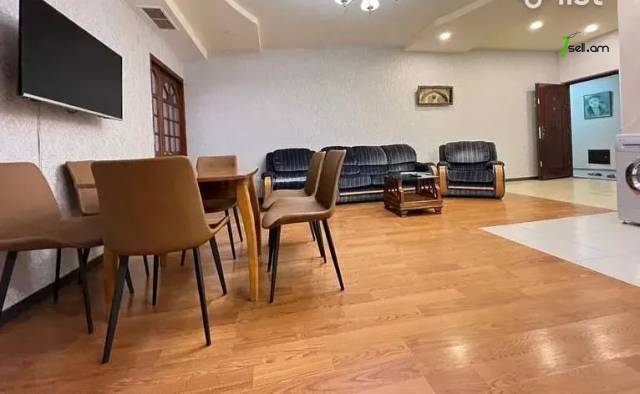 3 սենյականոց բնակարան նորակառույց շենքում Աբովյան փողոցում, 67 ք.մ., բարձր առաստաղներ