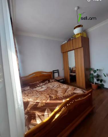 3 սենյականոց բնակարան Խաղաղ Դոնի փողոցում, 81 ք.մ., 3/9 հարկ, կապիտալ վերանորոգված