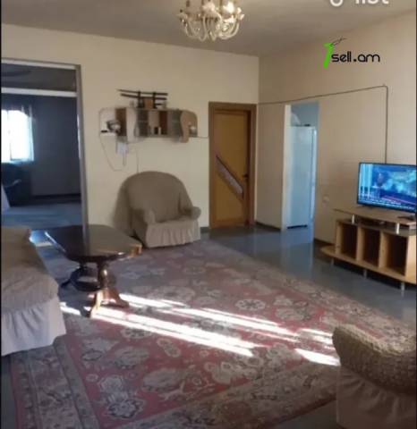 Երկու հարկանի քարե տուն Շոպրոնի փողոցում Նոր Նորքում, 200 քմ, մեծ հողամաս, կոսմետիկ վերանորոգում