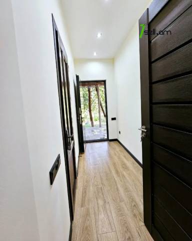 Մեկ հարկանի քարե տուն Գյուլբենկյան փողոցում Արաբկիրում, 900 ք.մ., 2 սանհանգույց, եվրովերանորոգված