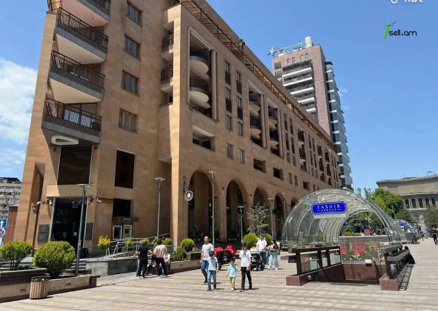 Ընդարձակ 5 սենյականոց բնակարան նորակառույց շենքում Հյուսիսային պողոտայում, 258 քմ, 5/8 հարկ