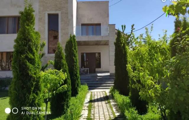 Երկու հարկանի քարե տուն Բագրևանդի փողոցում Նոր Նորքում, 325 ք.մ., 3+ սանհանգույց