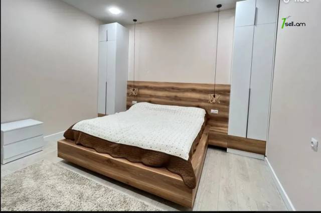 Երկու հարկանի տուն Դավիթ Բեկի փողոցում Էրեբունիում, 400 ք.մ., 2 սանհանգույց