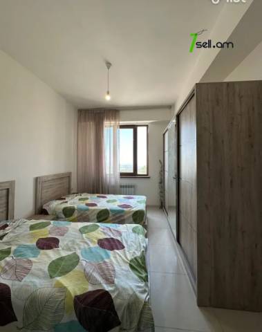 6 սենյականոց բնակարան նորակառույց շենքում Լուսինե Զաքարյան փողոցում, 157 քմ, 2/7 հարկ