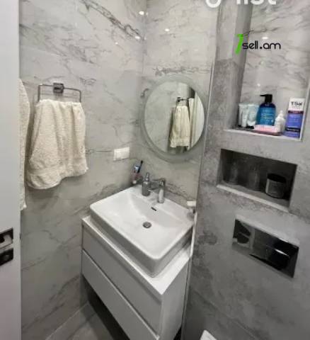 2 սենյականոց բնակարան Կոմիտասի պողոտայում, 39 ք.մ., 2/5 հարկ, կապիտալ վերանորոգված, քարե շենք