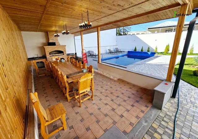 Երկու հարկանի քարե տուն Գարեգին Հովսեփյանի փողոցում Նորք Մարաշում, 950 քմ, 3+ սանհանգույց