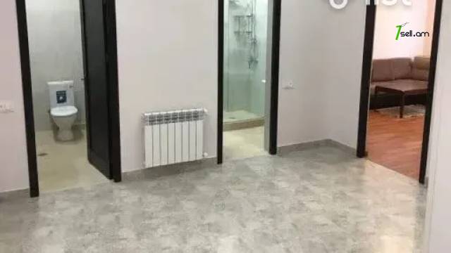 4 սենյականոց բնակարան նորակառույց շենքում Նիկողայոս Ադոնցի փողոցում, 120 ք.մ., 4/8 հարկ