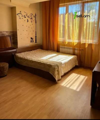 1 սենյականոց բնակարան Քաջազնունի փողոցում, 45 քմ, 5/9 հարկ, կապիտալ վերանորոգված