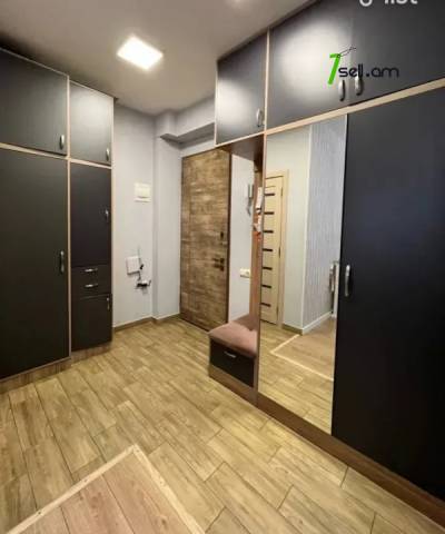 3 սենյականոց բնակարան Դերենիկ Դեմիրճյանի փողոցում, 85 քմ, 5/9 հարկ, կապիտալ վերանորոգված