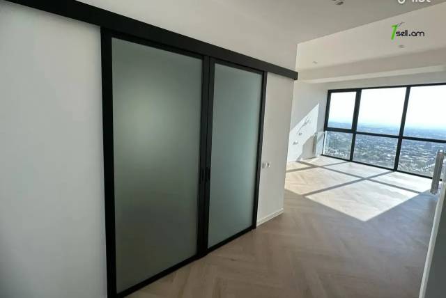 4 սենյականոց բնակարան նորակառույց շենքում Կարապետ Ուլնեցու փողոցում, 133 ք.մ., 2 սանհանգույց