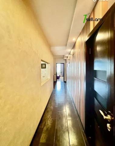 3 սենյականոց բնակարան Սայաթ-Նովայի պողոտայում, 112 քմ, նախավերջին հարկ, եվրովերանորոգված, քարե շենք