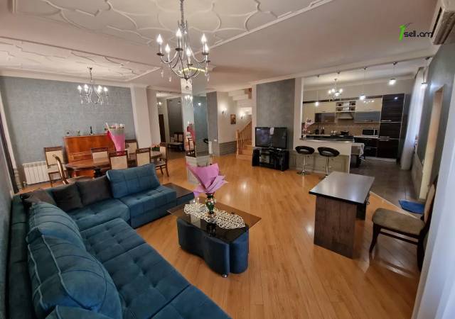 Երկու հարկանի քարե տուն Մելքումովի փողոցում Դավիթաշենում, 600 ք.մ., 3+ սանհանգույց, եվրովերանորոգված