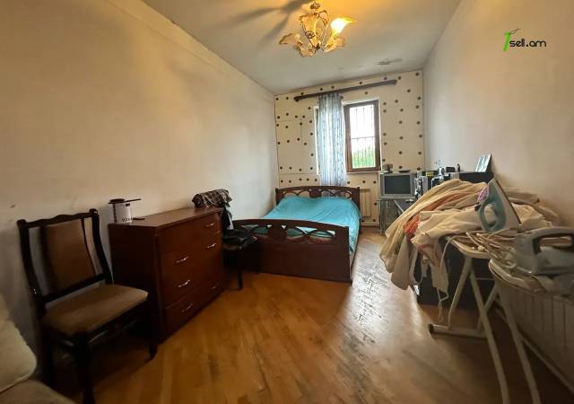 Երկու հարկանի քարե տուն Զովունի 6 փողոցում Զովունիում, 307 քմ, կոսմետիկ վերանորոգում