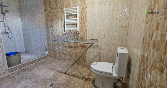 Երկու հարկանի քարե տուն Սիլիկյանի 5-րդ փողոցում Աջափնյակում, 3000 քմ, 2 սանհանգույց, մեծ հողամաս