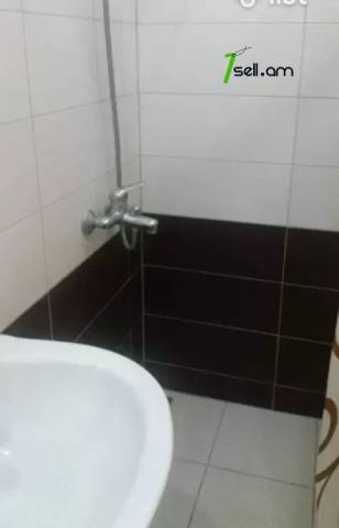 2 սենյականոց բնակարան նորակառույց շենքում, Ծիծեռնակաբերդի խճուղի, 70 ք.մ., բարձր առաստաղներ
