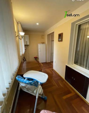 4 սենյականոց բնակարան, Սայաթ-Նովա թաղամաս, 100 քմ, 1/9 հարկ, 2 սանհանգույց, կոսմետիկ վերանորոգում