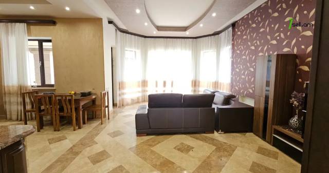 Երկու հարկանի քարե տուն, Վահագնի Թաղամաս Աջափնյակում, 1750 ք.մ., 3+ սանհանգույց