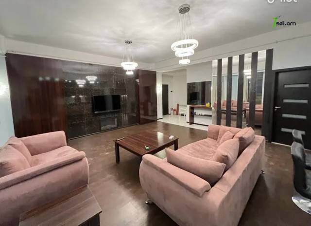 4 սենյականոց բնակարան նորակառույց շենքում Ռիգայի փողոցում, 136 ք.մ., 2 սանհանգույց, բարձր առաստաղներ