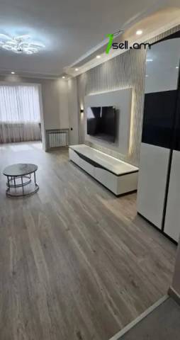 3 սենյականոց բնակարան Հրաչյա Քոչարի փողոցում, 90 քմ, նախավերջին հարկ, մի քանի պատշգամբ