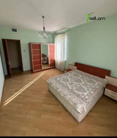 3 սենյականոց բնակարան նորակառույց շենքում Պարոնյան փողոցում, 136 քմ, 9/11 հարկ, 3+ սանհանգույց