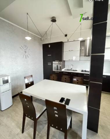 3 սենյականոց բնակարան նորակառույց շենքում Հրաչյա Ներսիսյան փողոցում, 115 քմ, 2 սանհանգույց