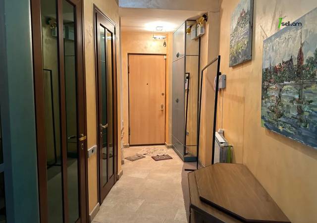 6 սենյականոց բնակարան Տերյան փողոցում, 162 քմ, 3/5 հարկ, 2 սանհանգույց, բարձր առաստաղներ