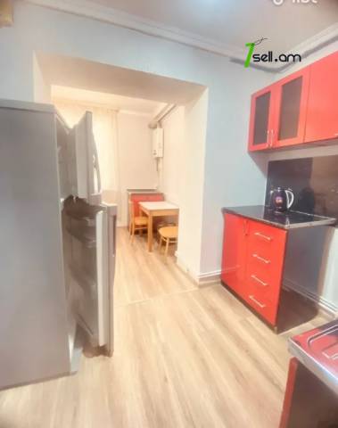 3 սենյականոց բնակարան Կոմիտասի պողոտայում, 68 քմ, նախավերջին հարկ, եվրովերանորոգված, քարե շենք